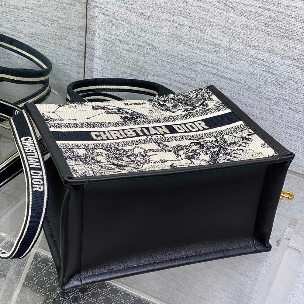 small D*or book tote