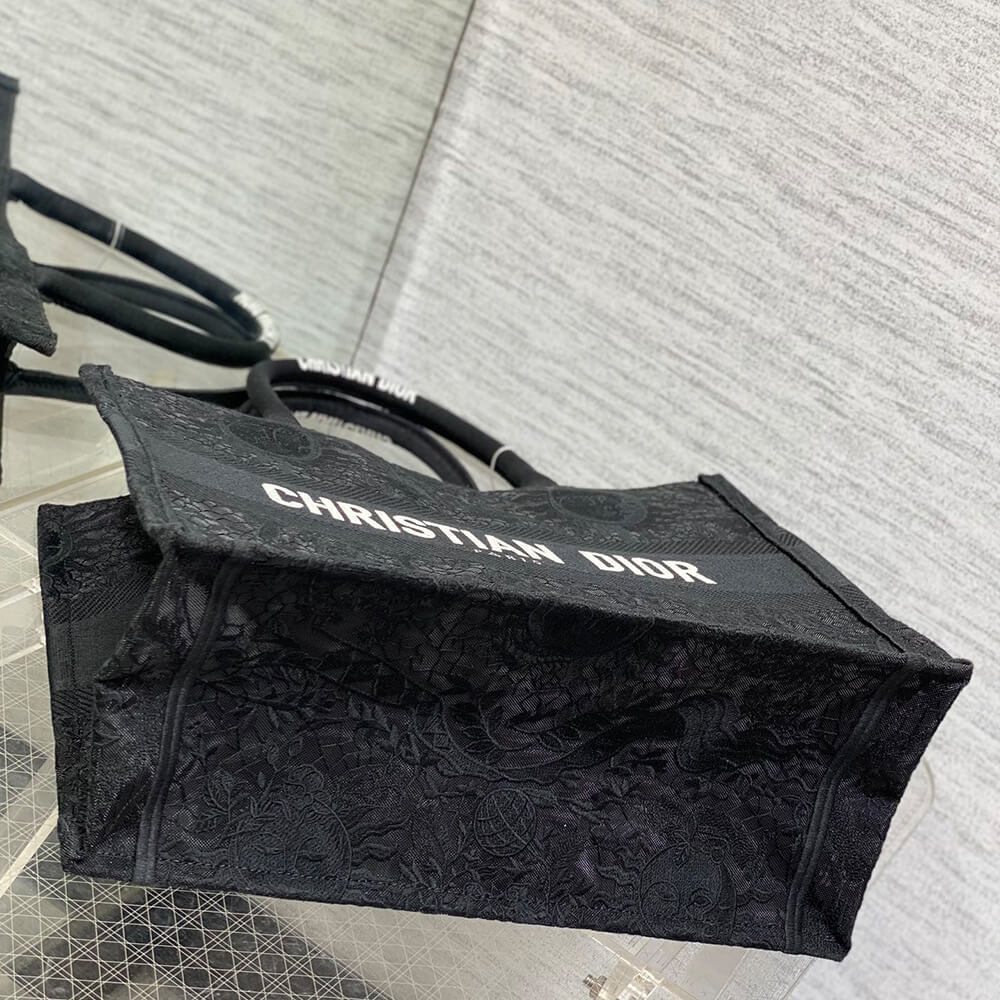 medium D*or book tote