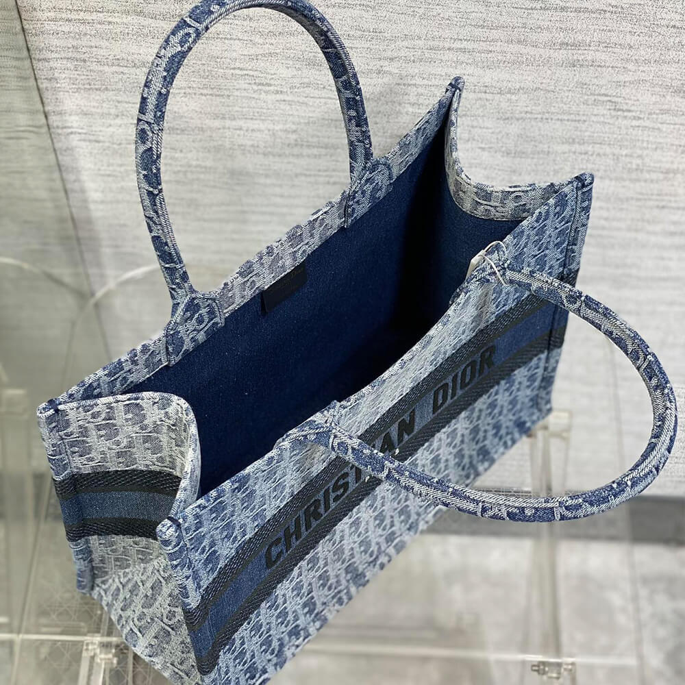 medium D*or book tote