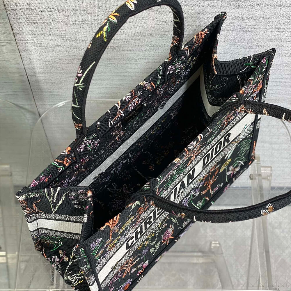 medium D*or book tote