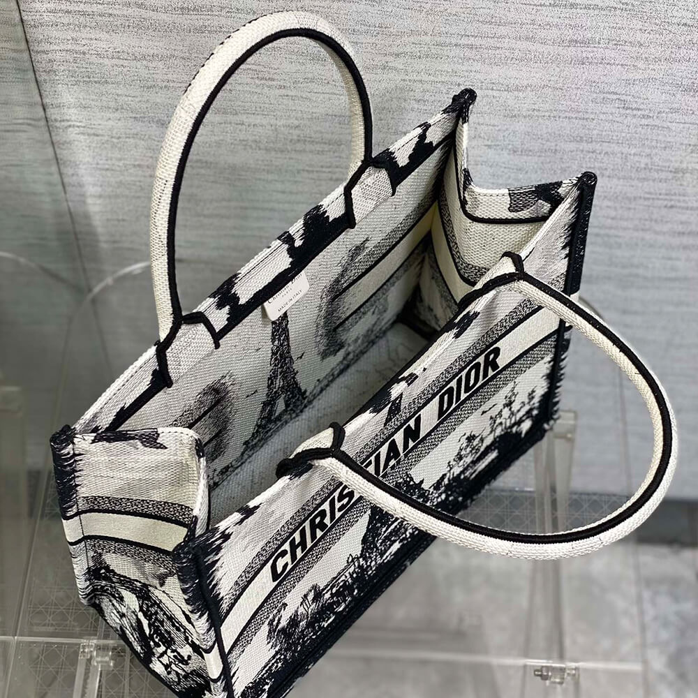 medium D*or book tote
