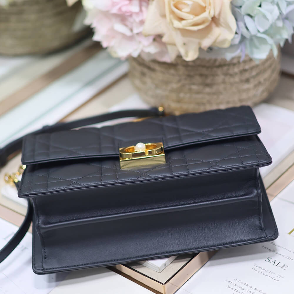 medium D*or ange bag
