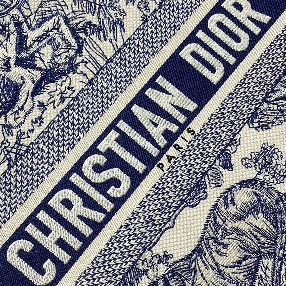 medium D*or book tote