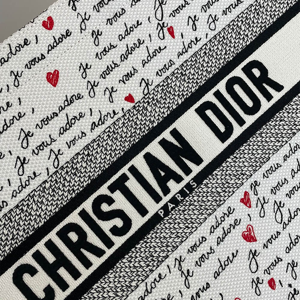 D*oramour medium D*or book tote