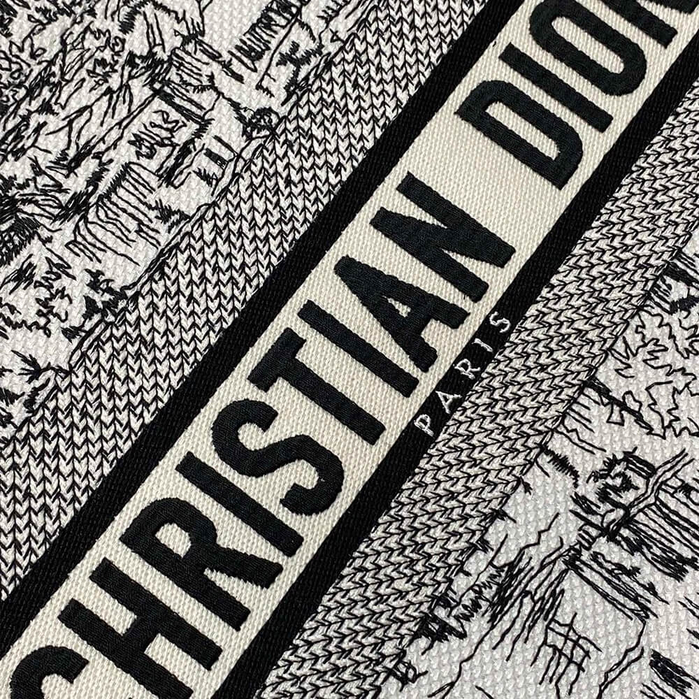 medium D*or book tote