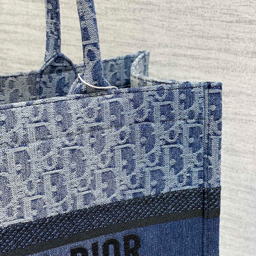 medium D*or book tote