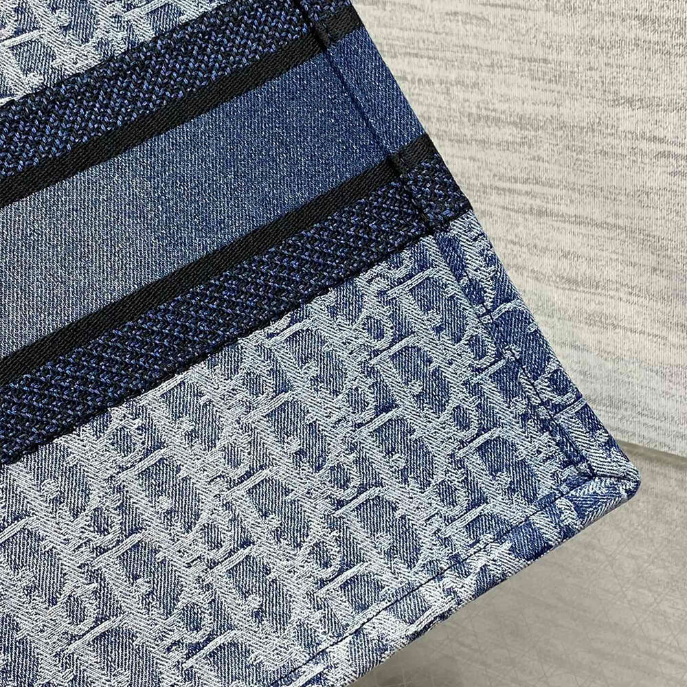 medium D*or book tote