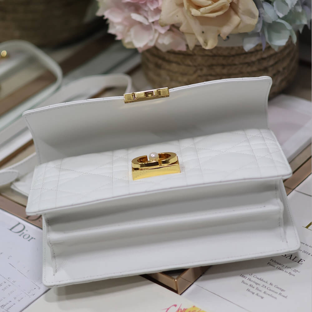 medium D*or ange bag