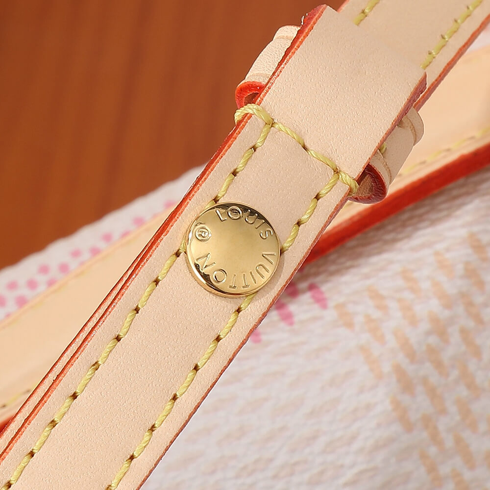 LV Pochette Metis East West