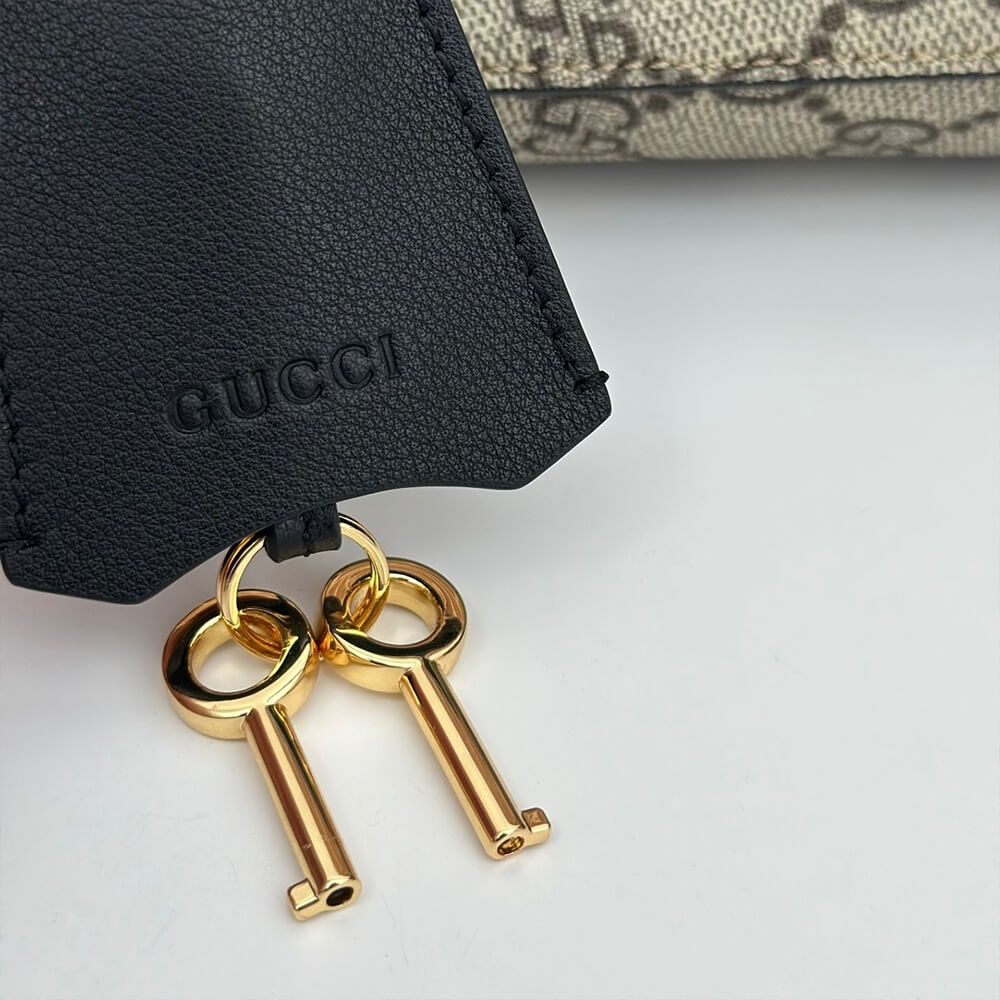 G*u*i padlock gg medium shoulder bag
