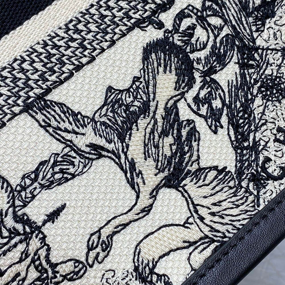 small D*or book tote