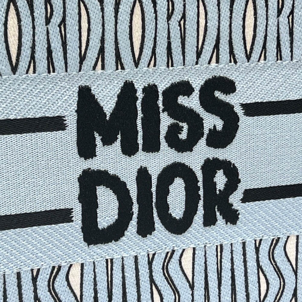 medium D*or book tote