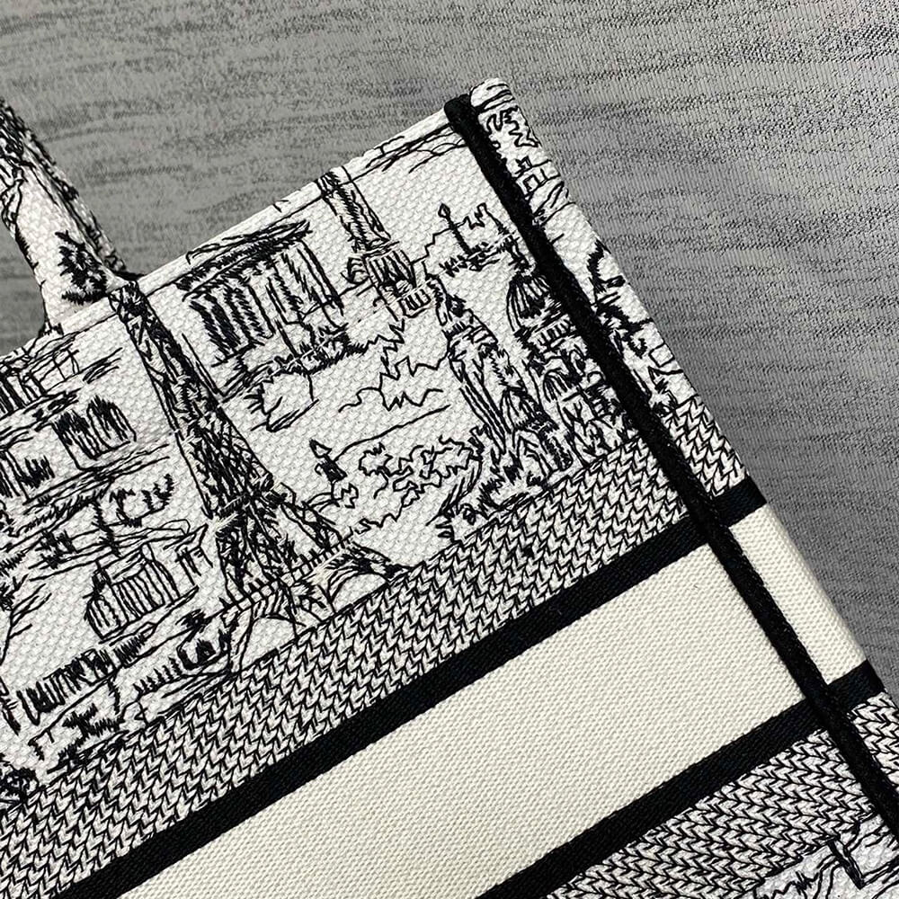 medium D*or book tote