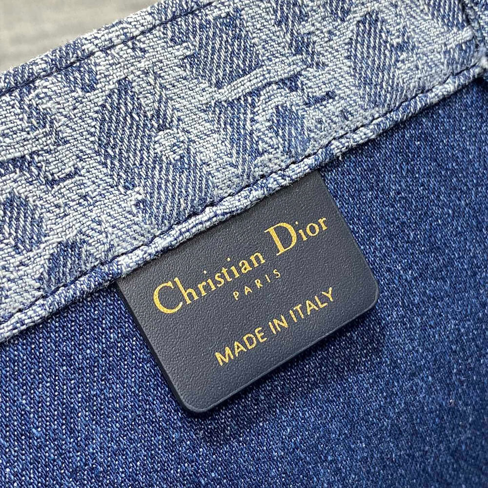 medium D*or book tote