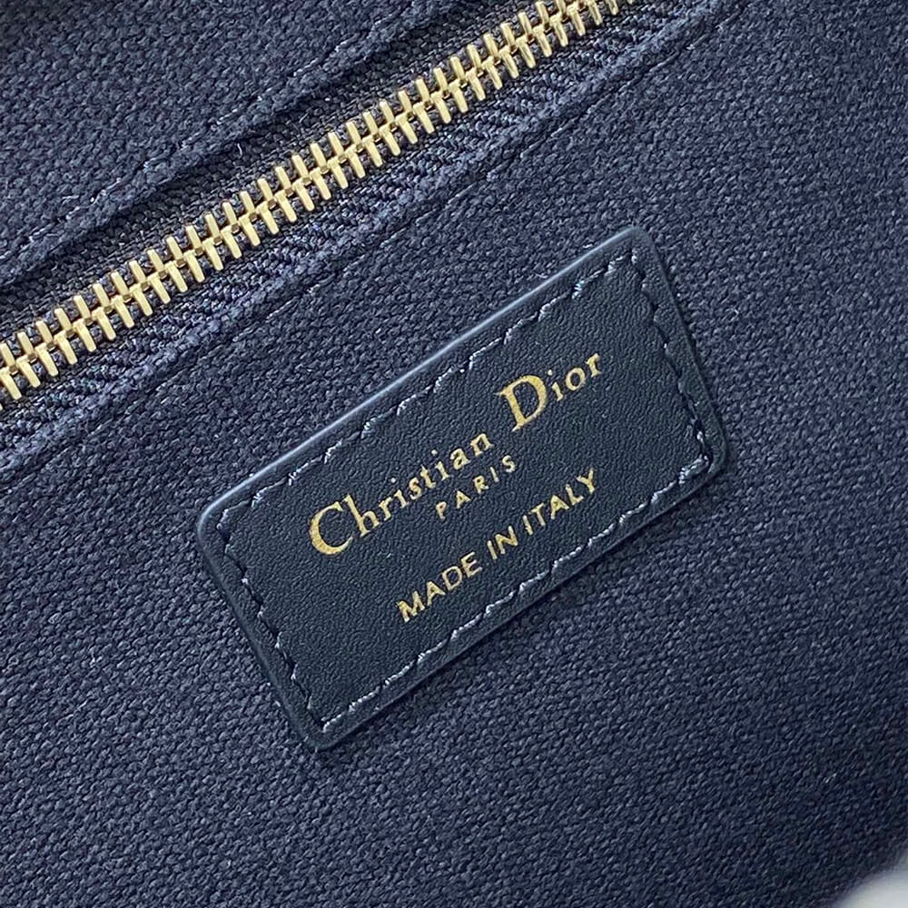 medium D*or book tote