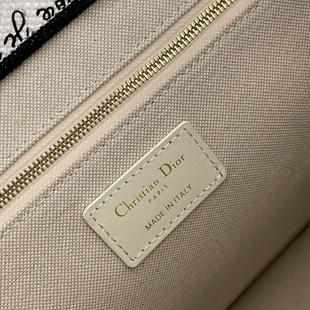 D*oramour medium D*or book tote