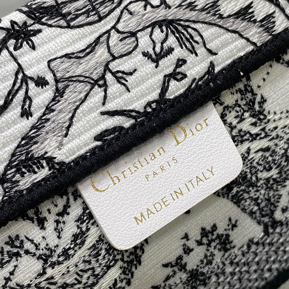 medium D*or book tote