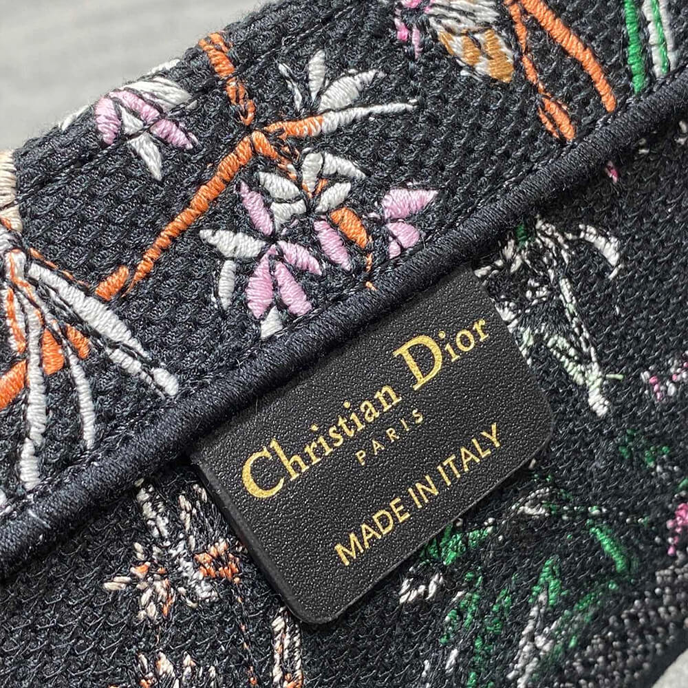 medium D*or book tote