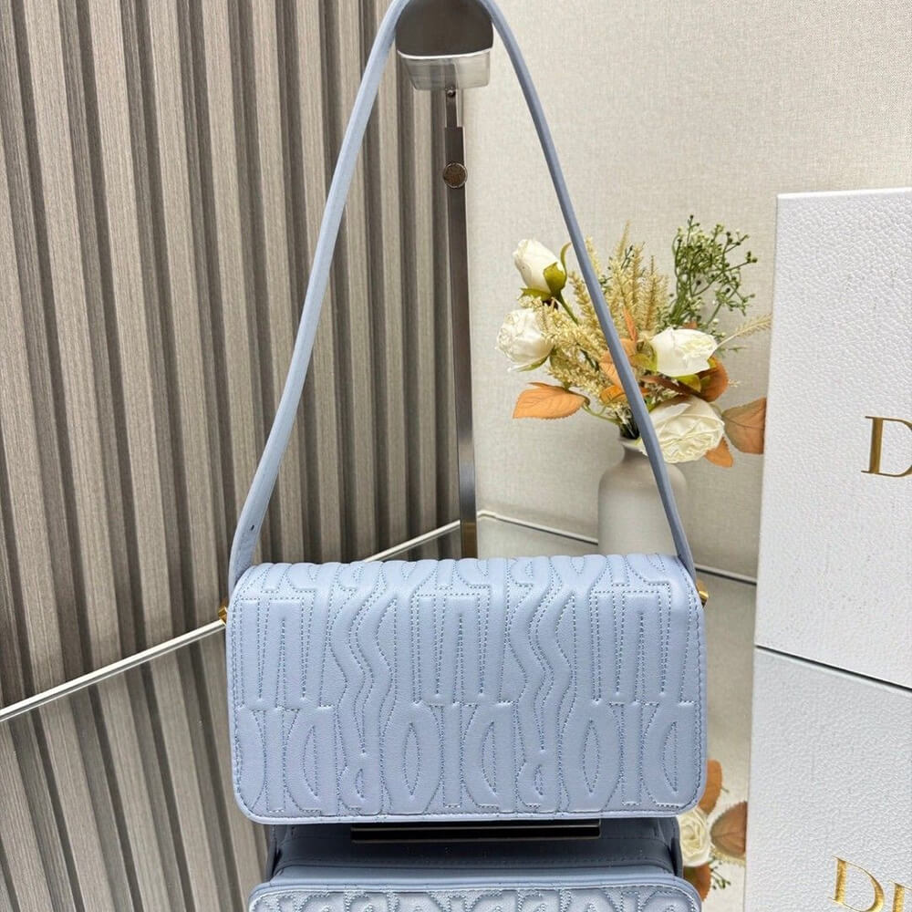 miss D*or flap bag