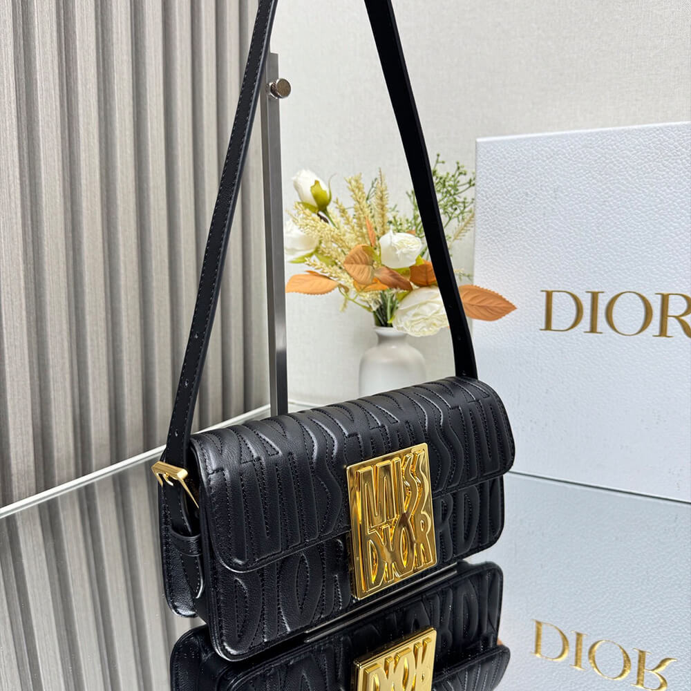 miss D*or flap bag