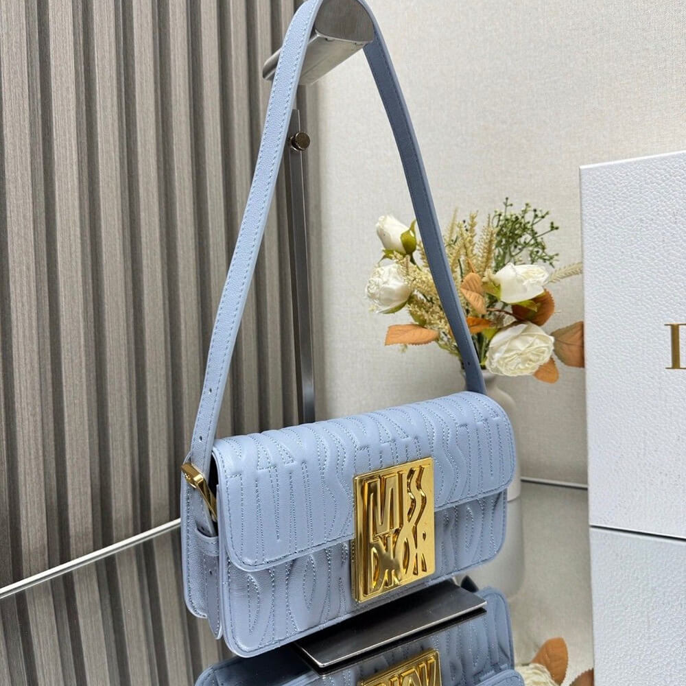 miss D*or flap bag