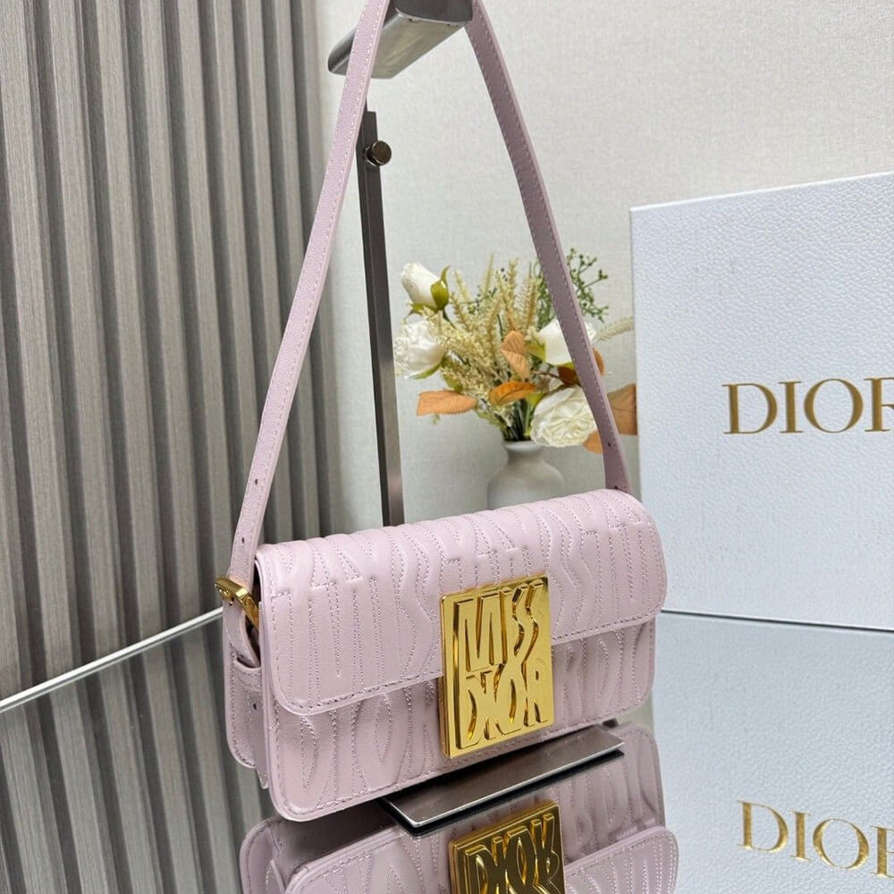 miss D*or flap bag
