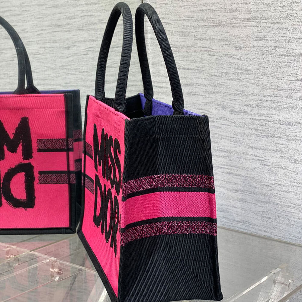 medium D*or book tote