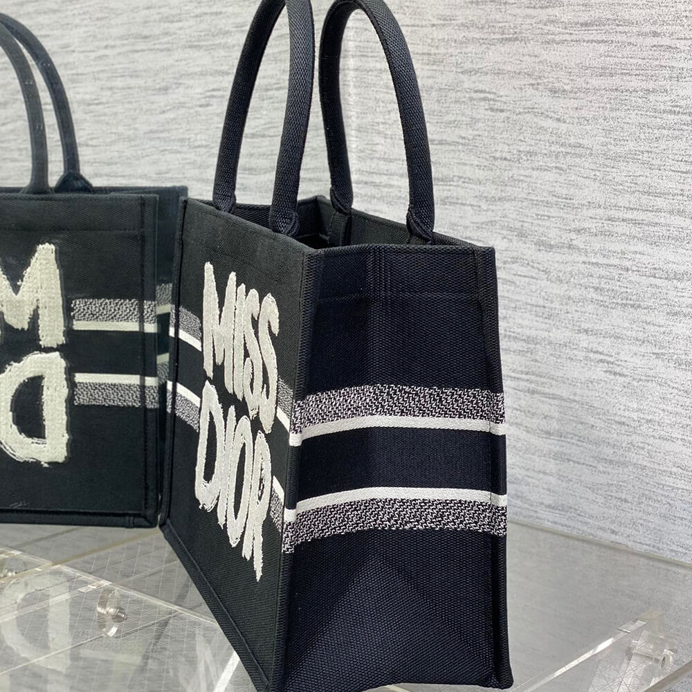 medium D*or book tote
