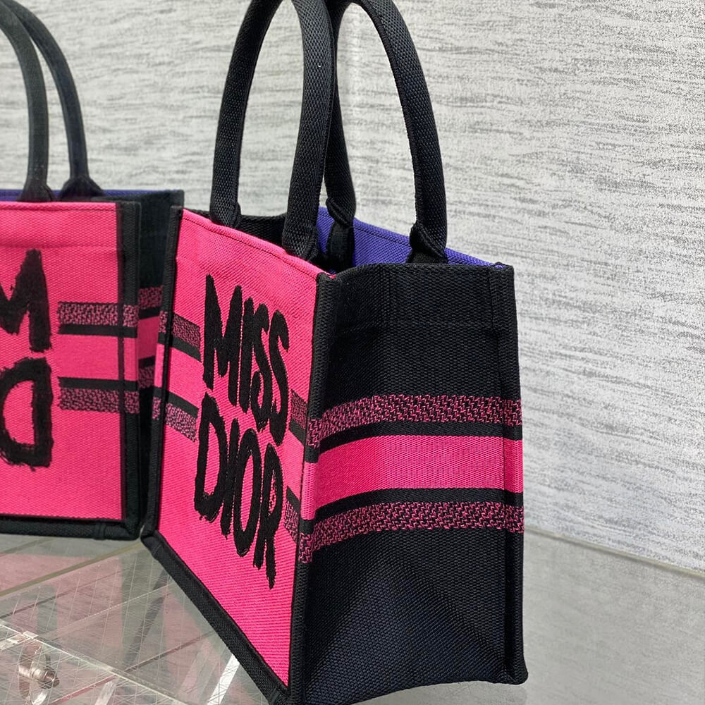 small D*or book tote