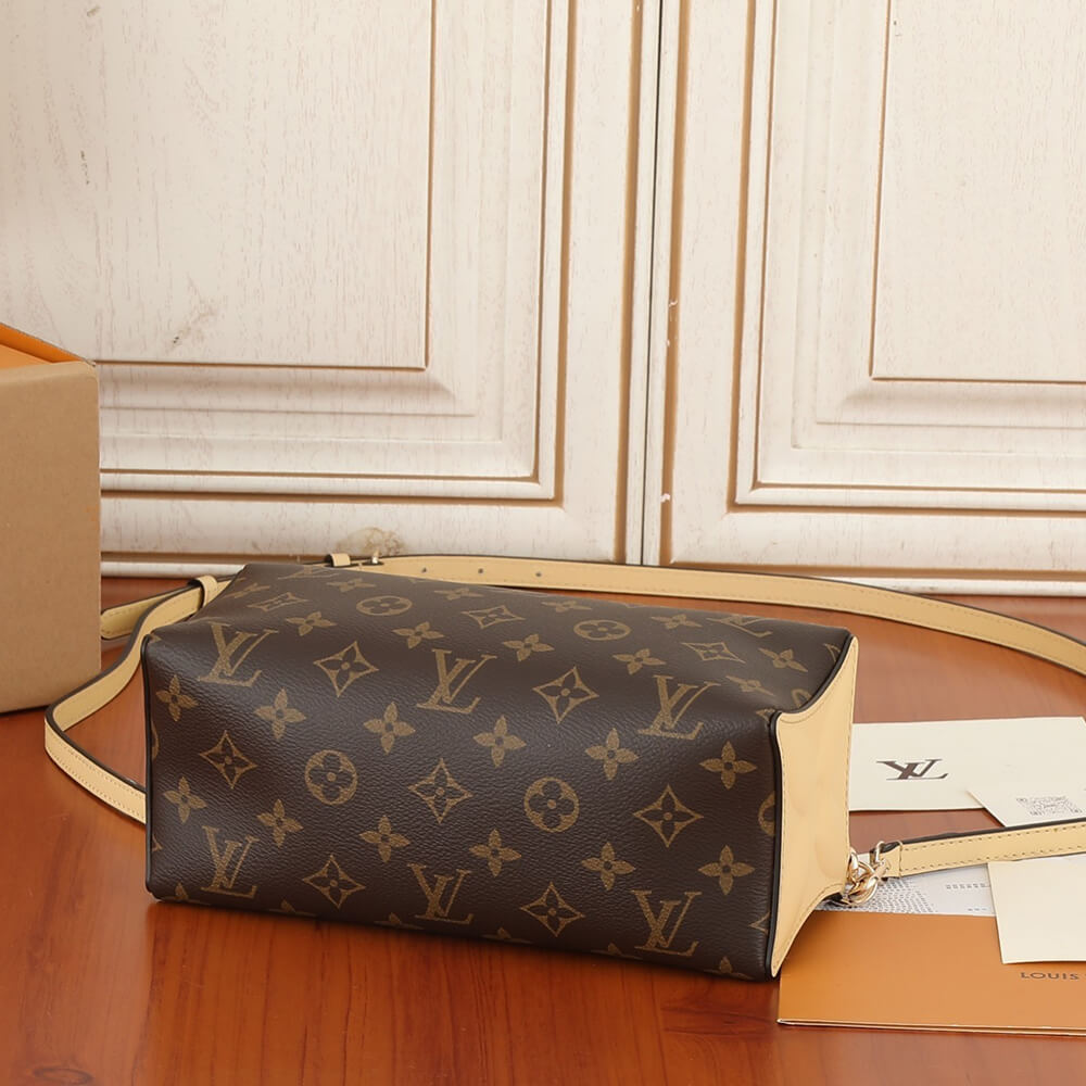 LV Bloom Pouch