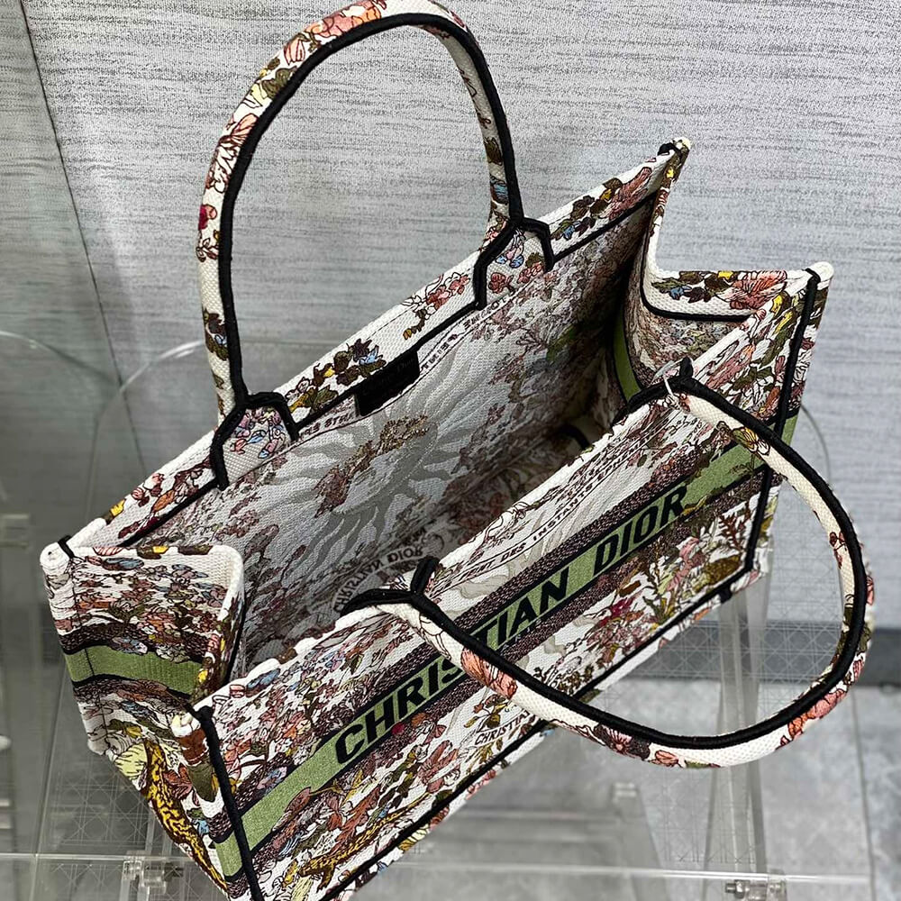 medium D*or book tote