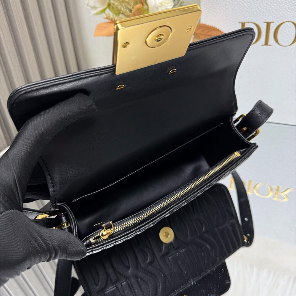 miss D*or flap bag