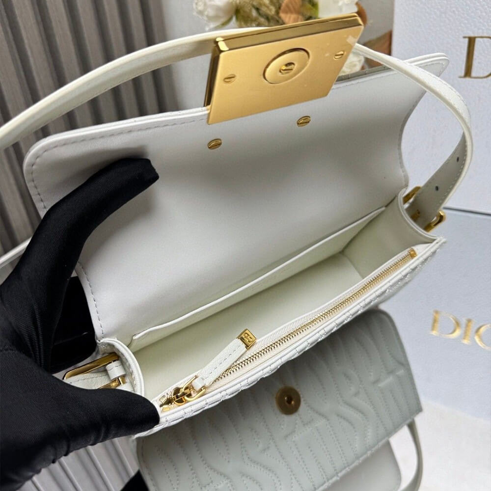 miss D*or flap bag