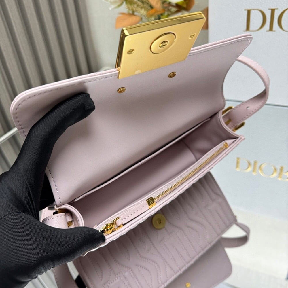 miss D*or flap bag