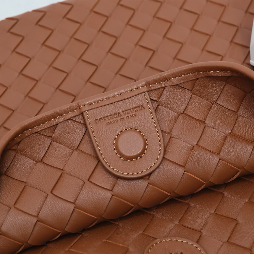 Bottega Veneta Medium Sardine