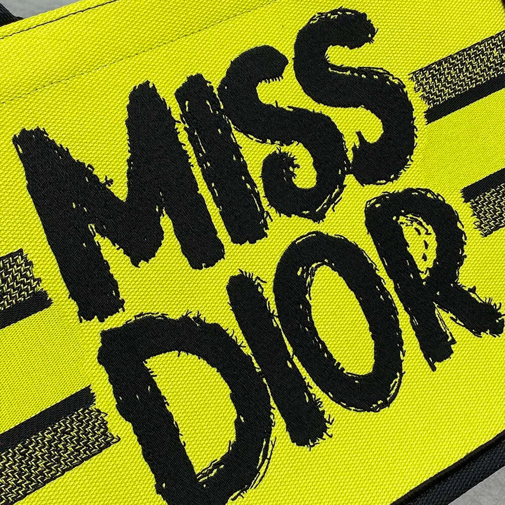 medium D*or book tote