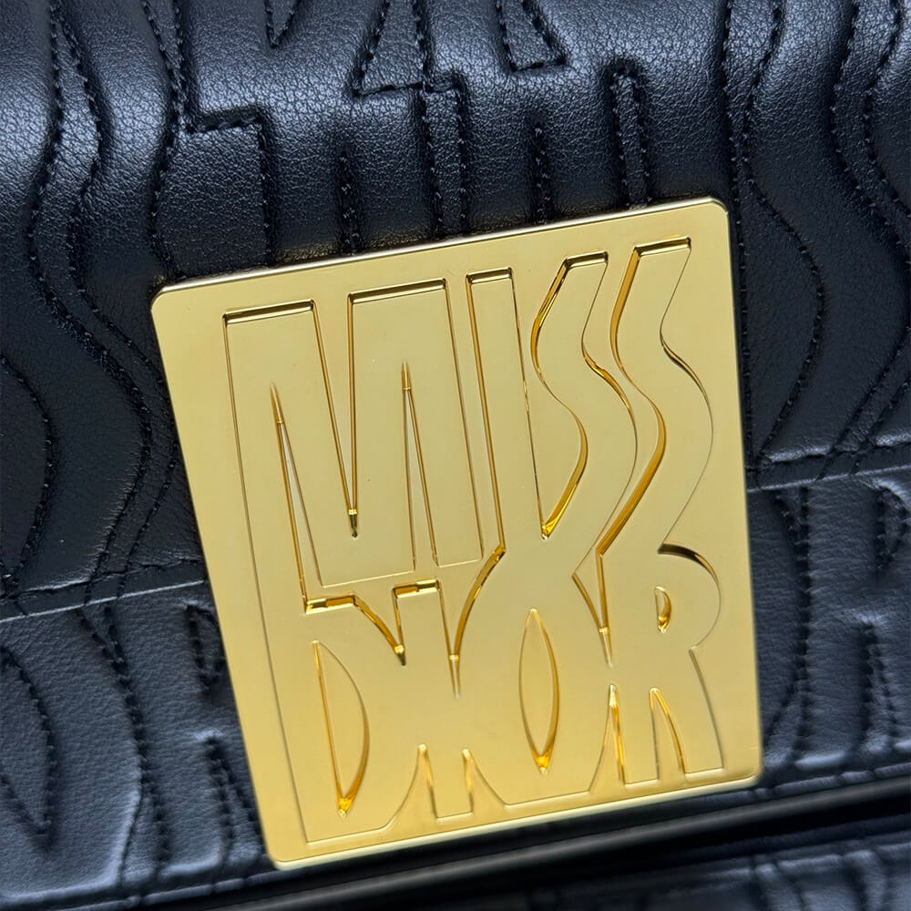 miss D*or flap bag