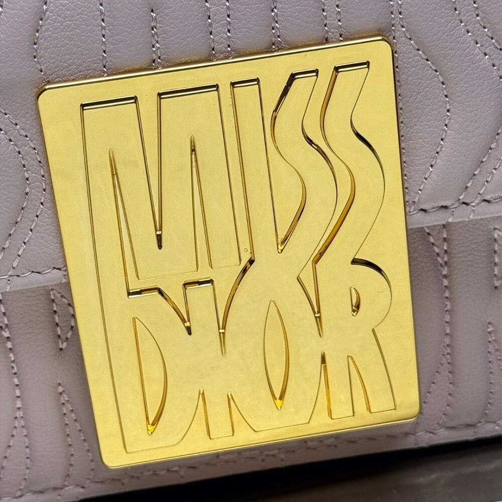 miss D*or flap bag