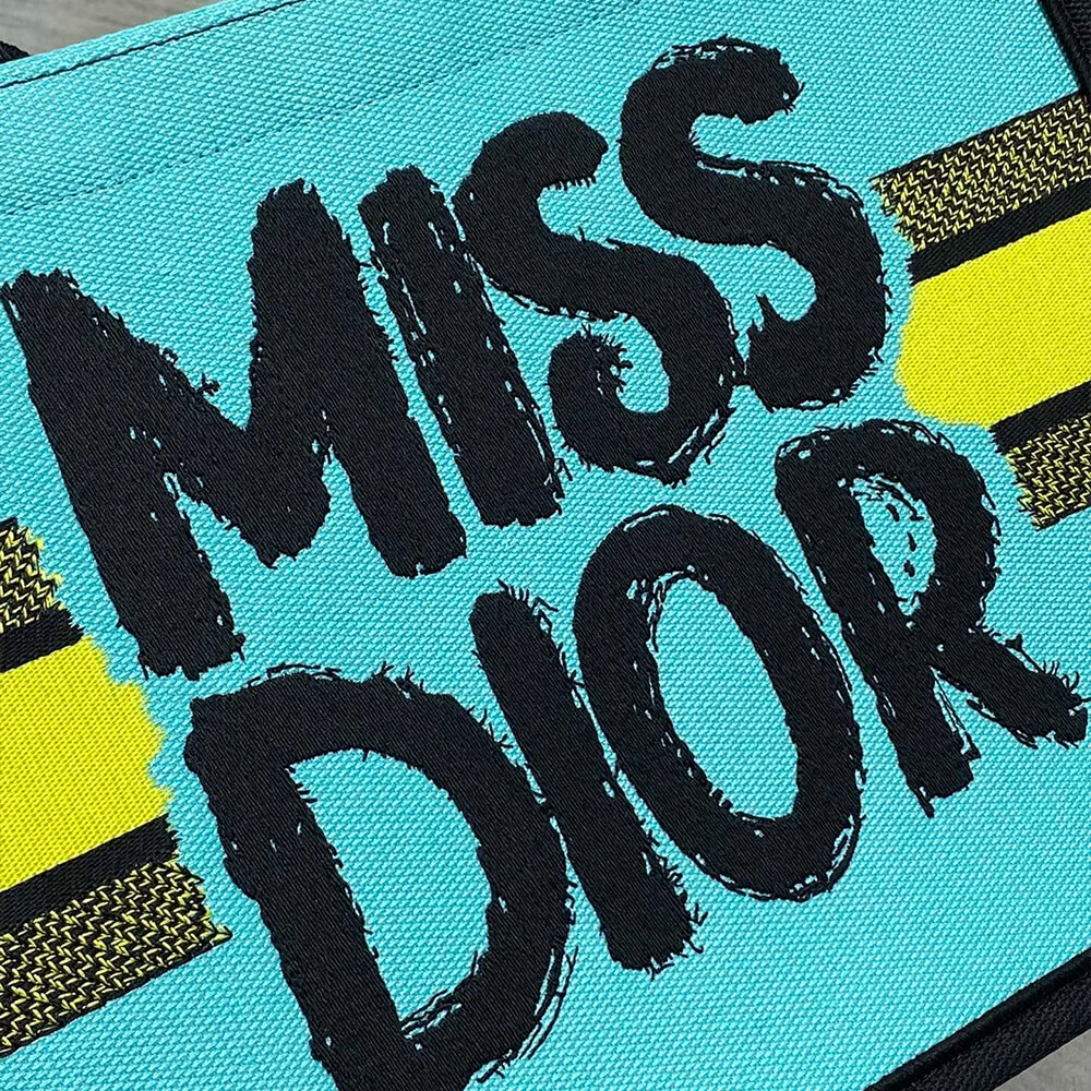 medium D*or book tote