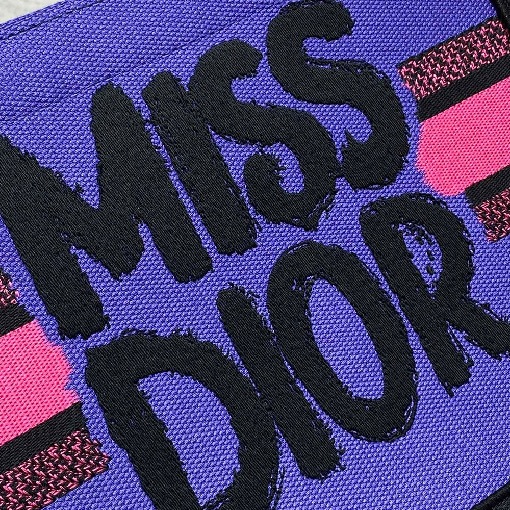 small D*or book tote