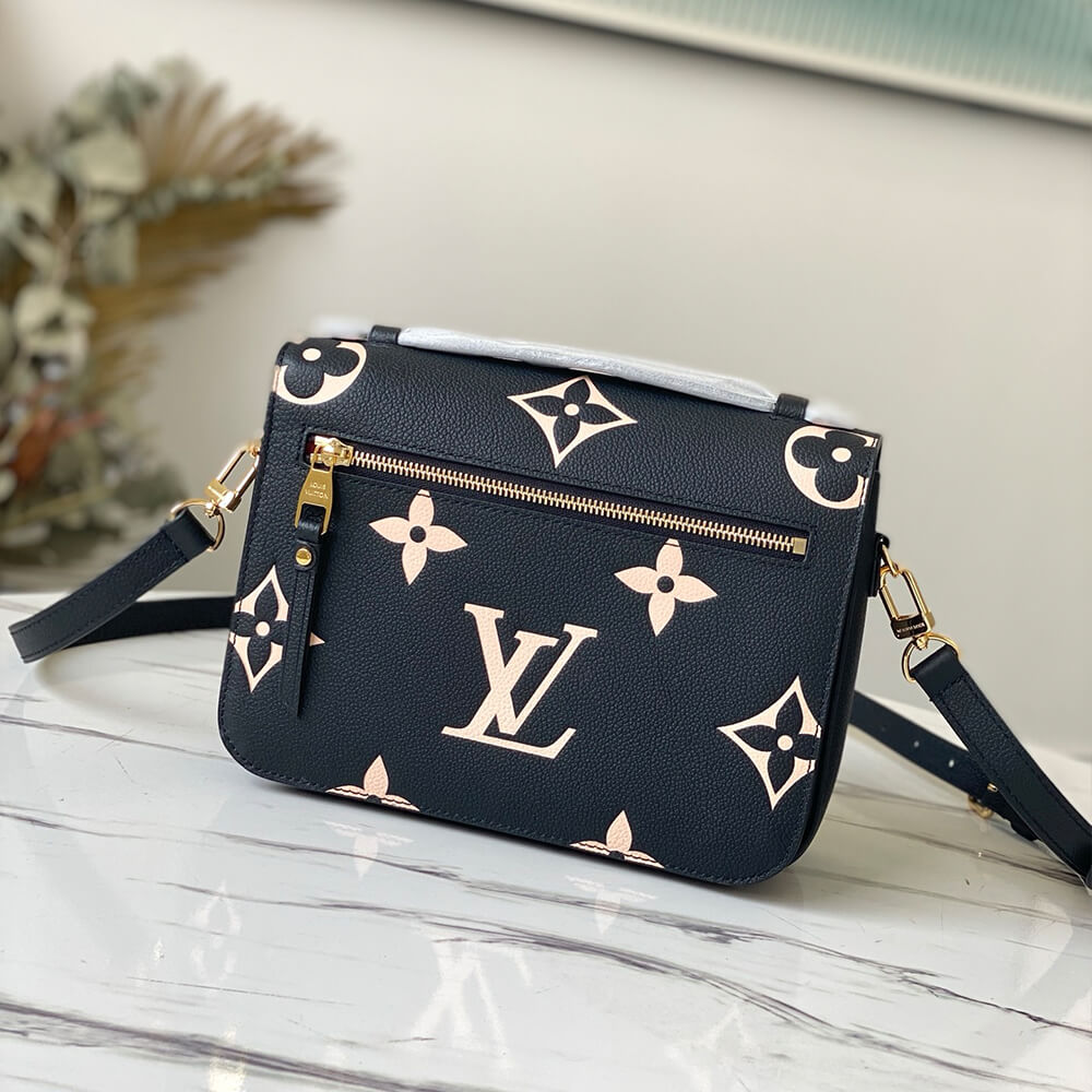 LV Pochette Metis
