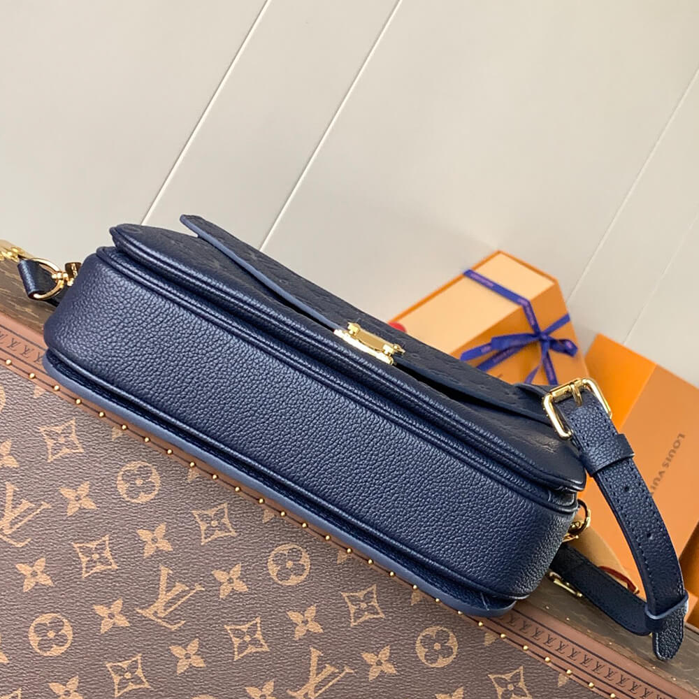 LV Pochette Metis