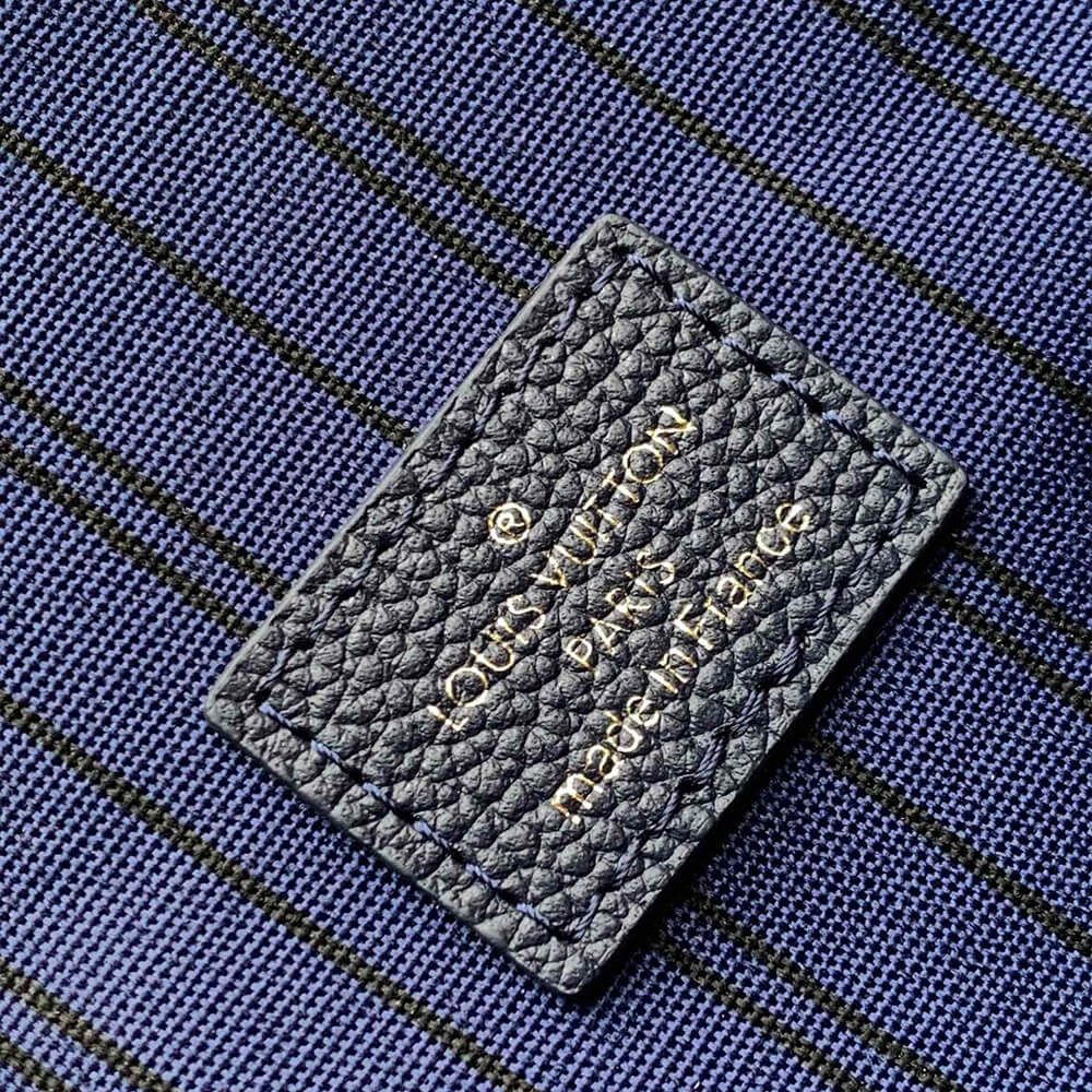 LV Pochette Metis