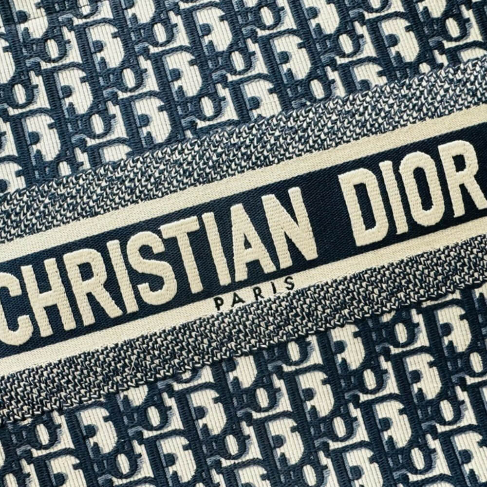medium D*or book tote