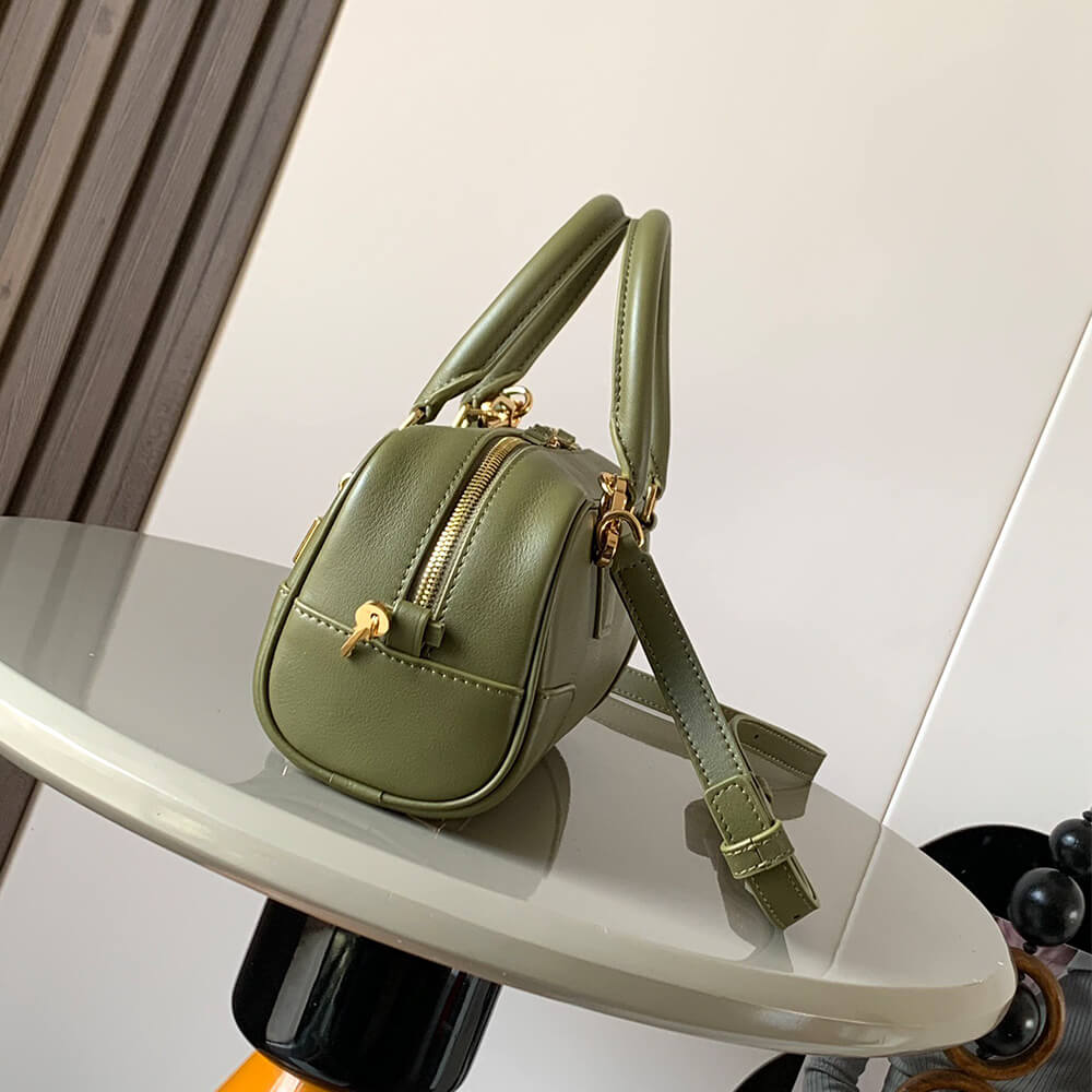 LOEWE Amazona 23 Cropped bag in nappa calfskin(HIGH-END GRADE)