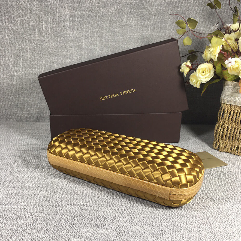 Bottega Veneta Knot Cluth(HIGH-END GRADE)