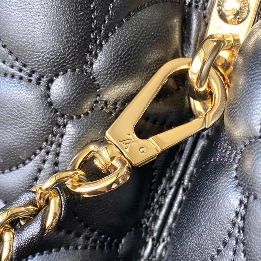 LV Capucines East-West MM
