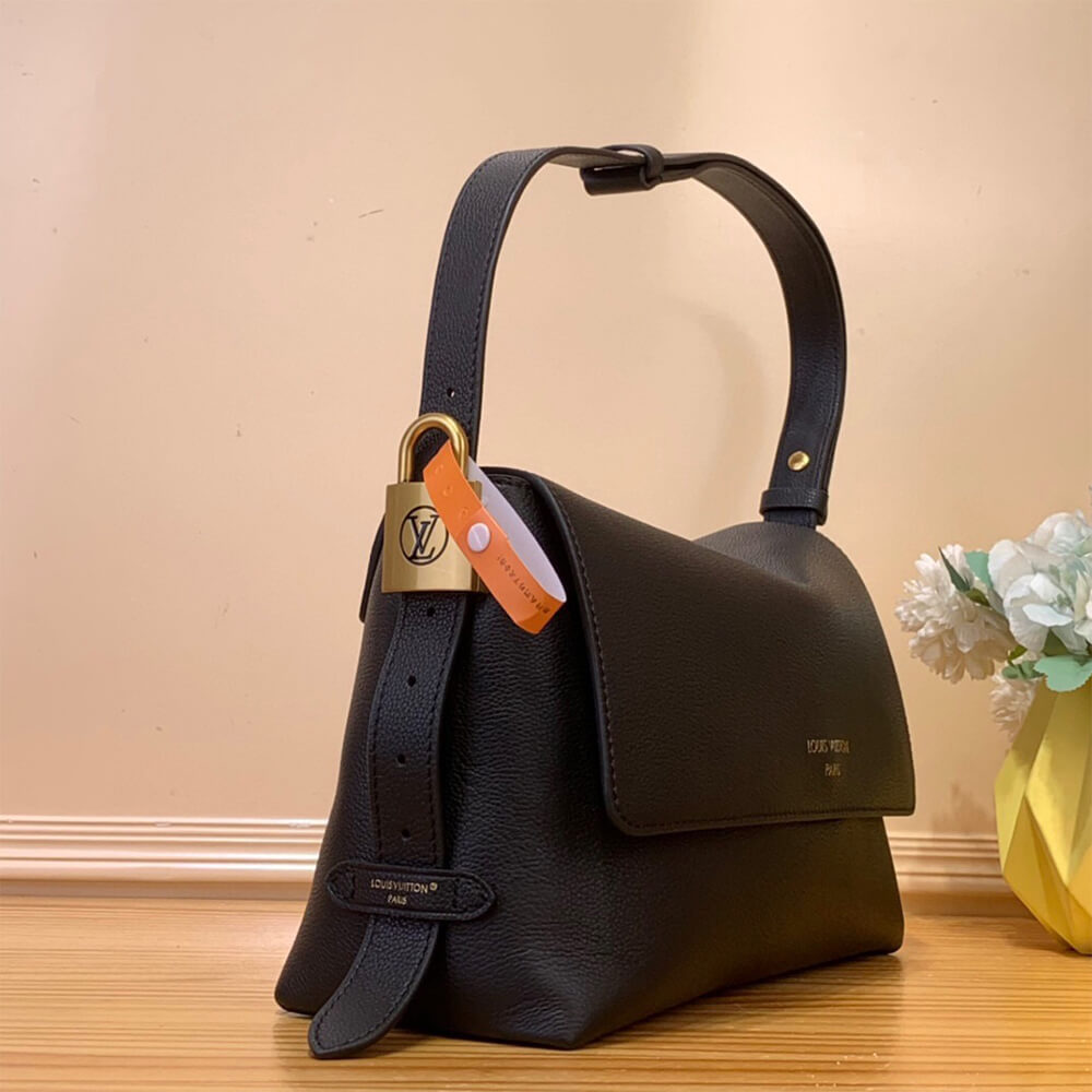LV Low Key Messenger(HIGH-END GRADE)