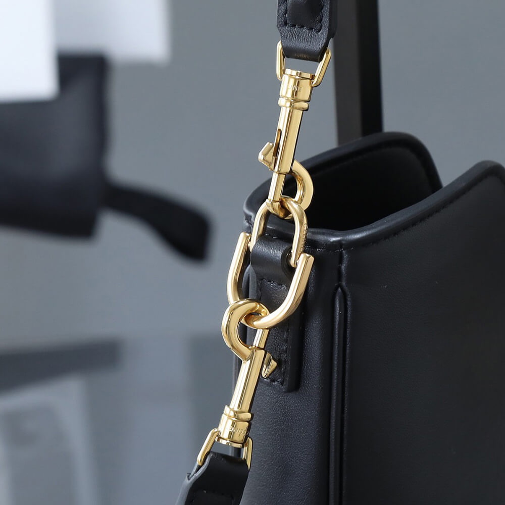 CELINE SMALL CAMILLE 16 SOFT BAG IN SMOOTH CALFSKIN(HIGH-END GRADE)