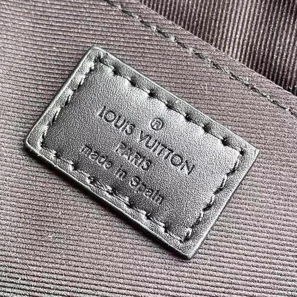 LV Pulse Wearable Wallet G65